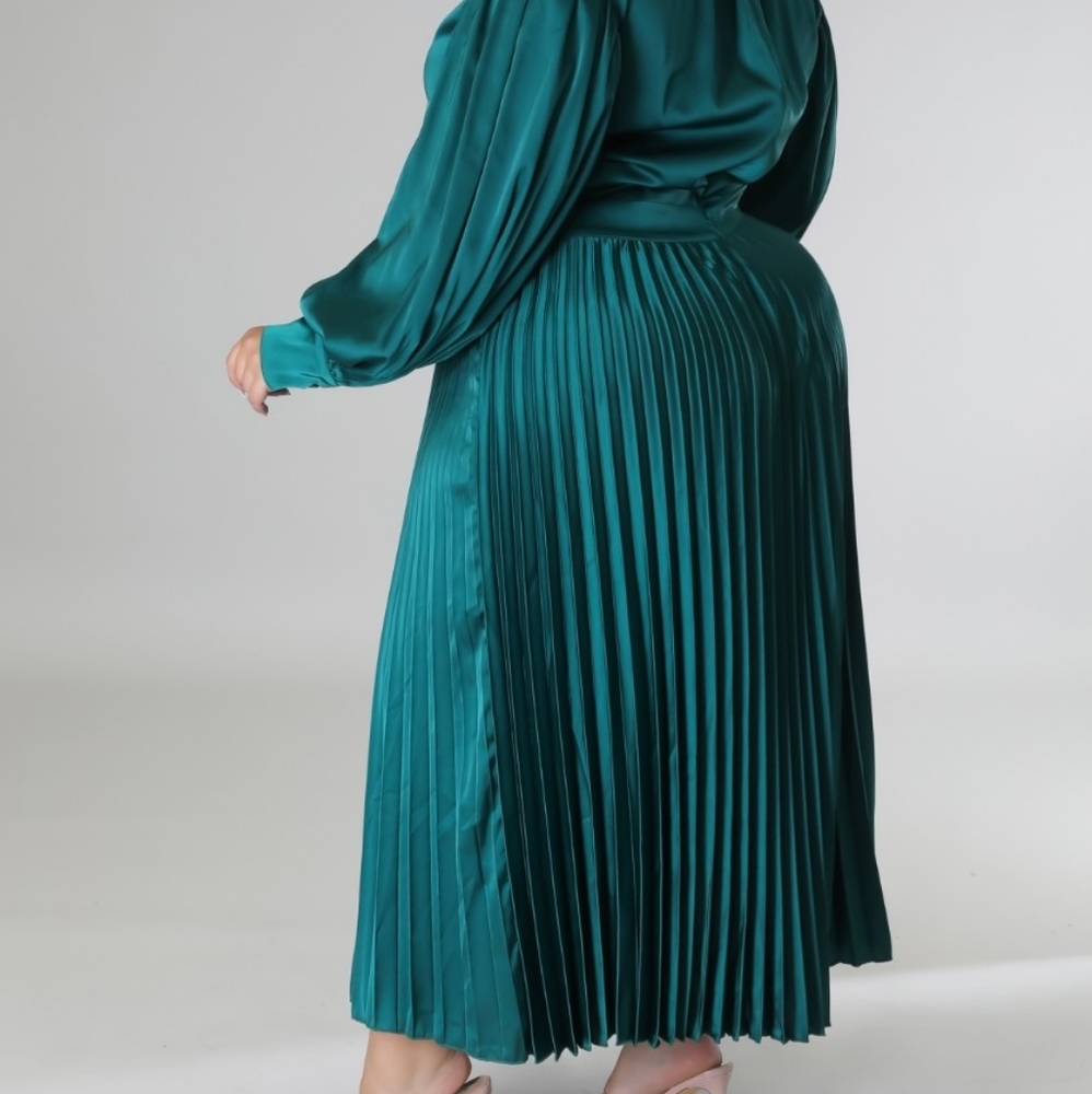 Dress - Picture 2 of 3